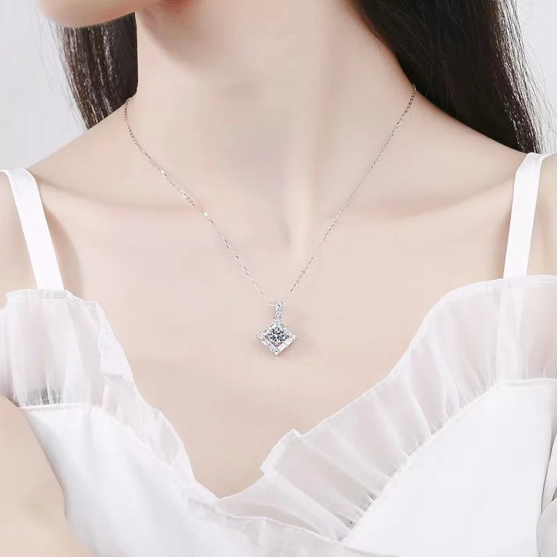 1ct Moissanite Diamond Pendant Necklaces