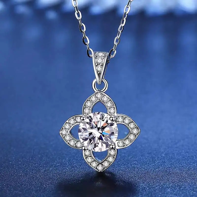 1 Carat Moissanite Clover Necklace