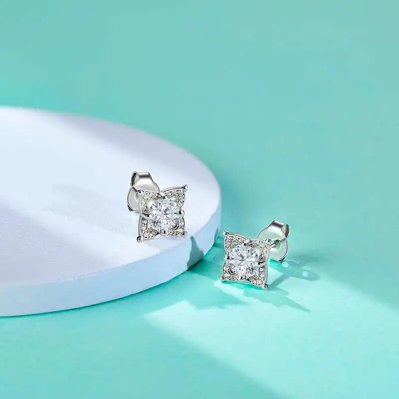 0.5ct D Moissanite Clover Earrings