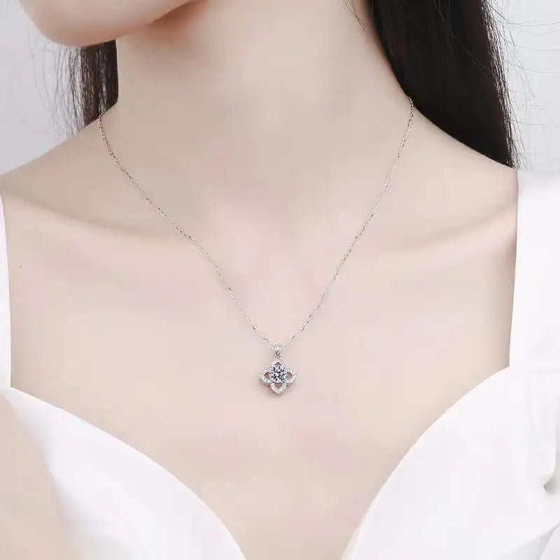 1 Carat Moissanite Clover Necklace