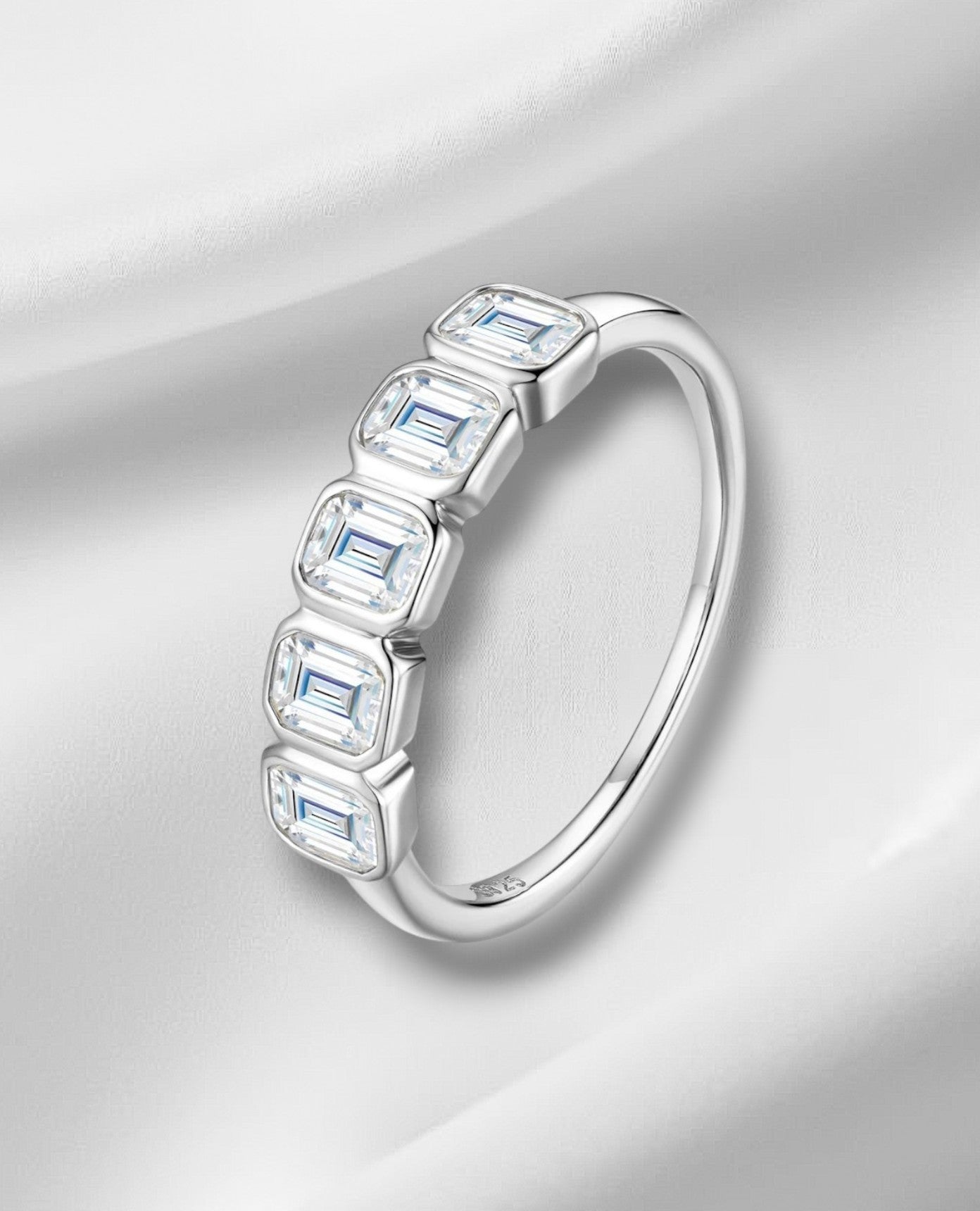 Emerald Cut 5-Stone Moissanite Band - D VVS1 S925 Silver 2.5ct