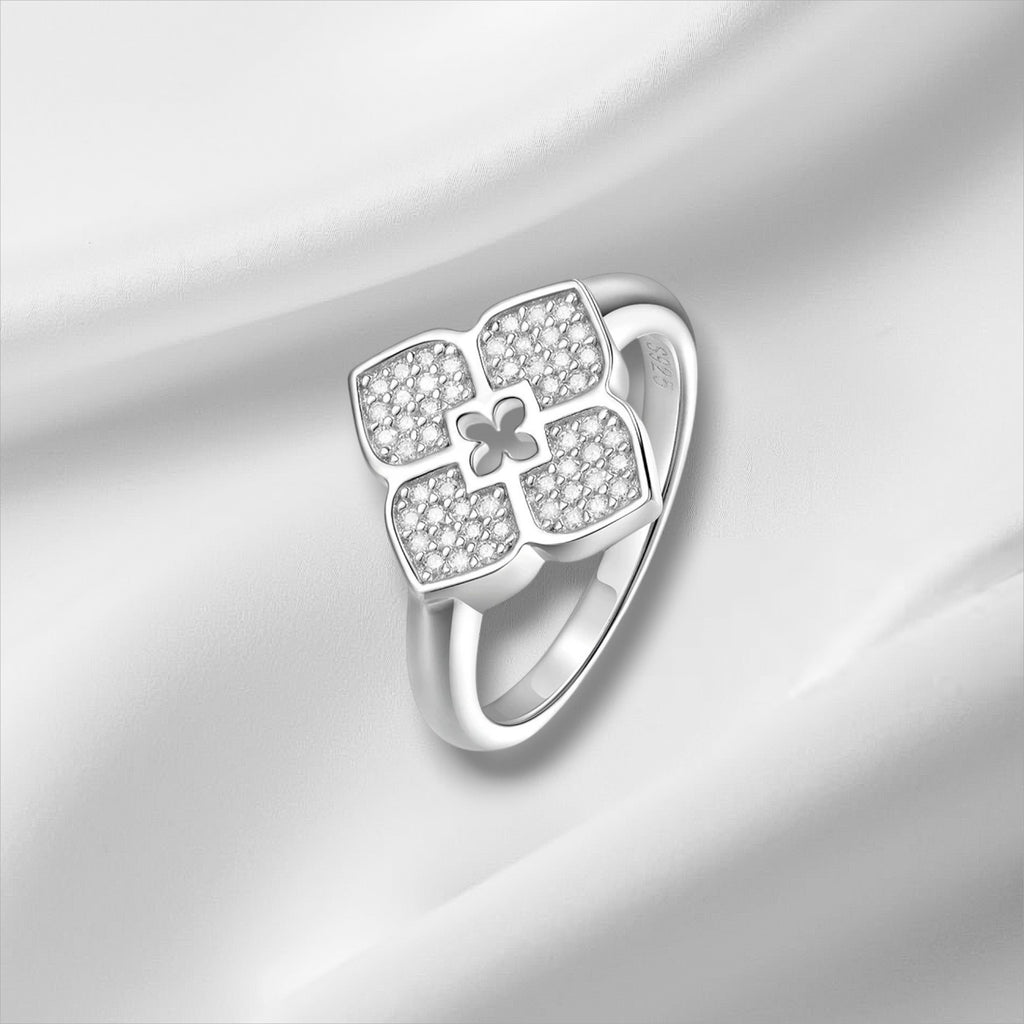 Four-Leaf Clover Moissanite Flower Ring - D VVS1 S925 Silver
