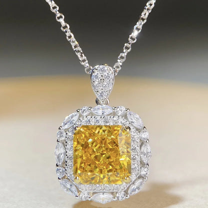 Sparkling Pendant Necklace Moissanite