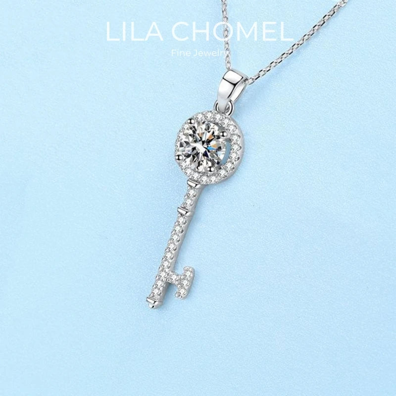 Women 18K White Gold Valentine's Day Necklaces 0.5/1CT Moissanite Diamond Pendant Key Girl Birthday Gift PT950 Platinum Jewelry