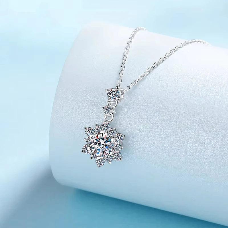 WOMEN Valentine's Day 18K White Gold Wedding Necklaces 1CT Moissanite Diamond Pendant Girl Birthday Gift PT950 Platinum Jewelry