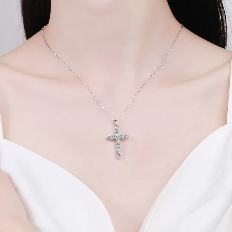 Luxury Daughter 18K White Gold Cross Necklaces for Women Valentine's Day Fine Jewelry With Moissanite Diamond Girl Birthday Gift