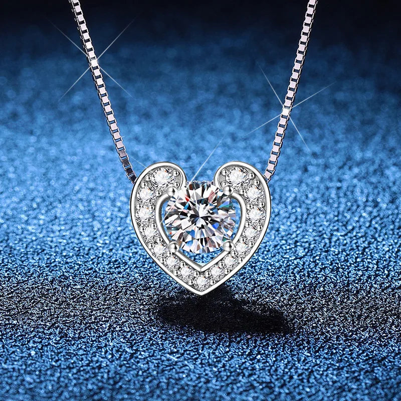 love necklace pt950 Platinum 1 carat moissanite necklace with Valentine's Day gift