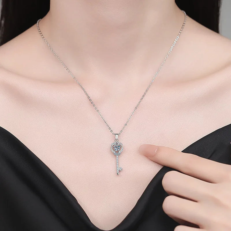 PT950 platinum moissanite diamond necklace female Korean white gold moissanite key fashion collarbone chain