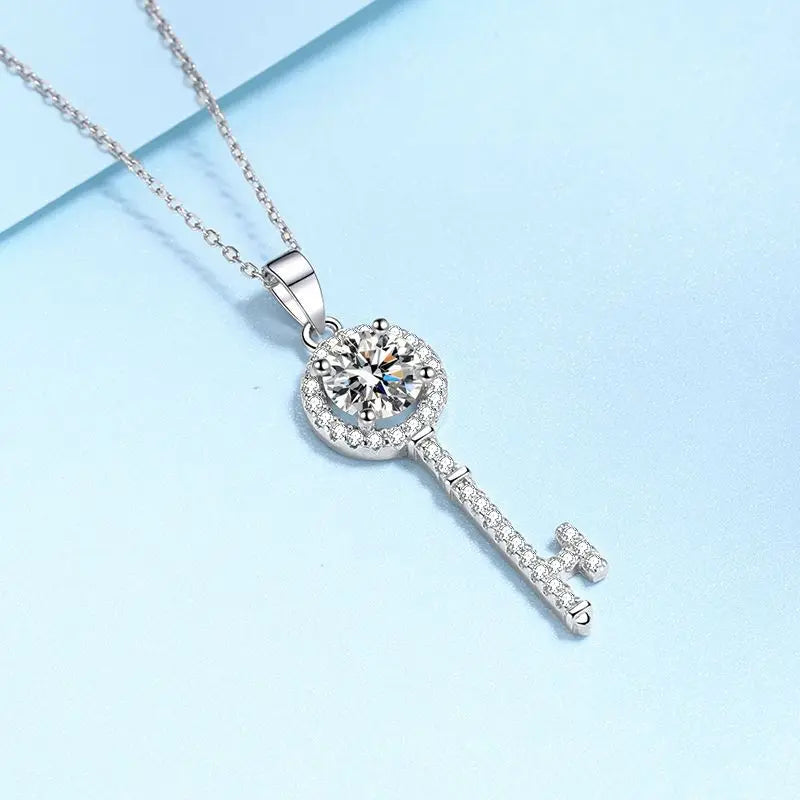 Fine Jewelry 18K White Gold Necklaces Women Valentine's Day Pendant Key 0.5/1ct Moissanite Diamond Girl Birthday Gift Daughter