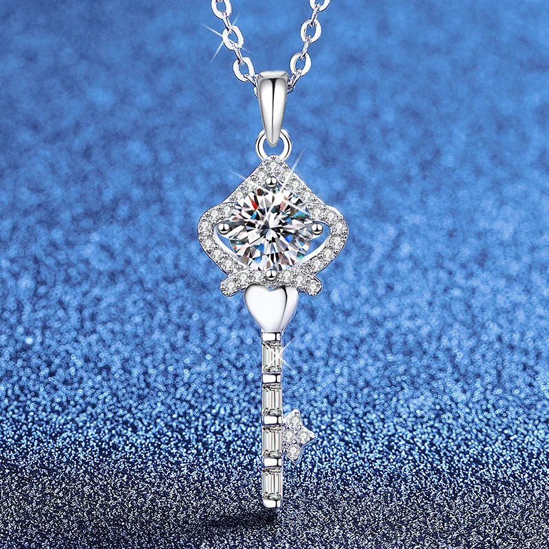 White gold PT950 moissanite diamond necklace Korean crown key fashion collarbone chain