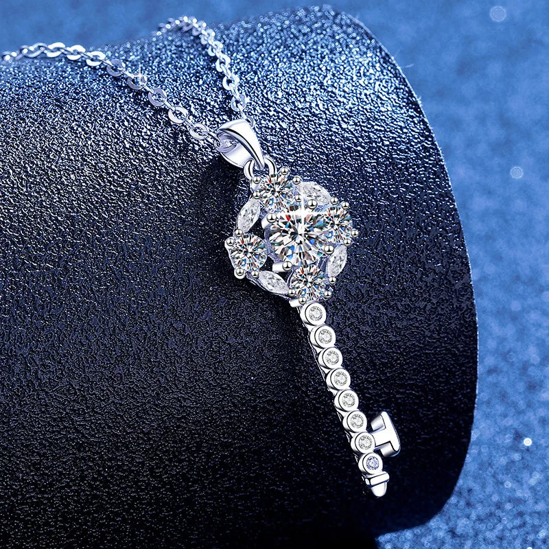 Necklace Korean Fashion Collarbone Chain PT950 Sunflower Key Moissanite Platinum Jewelry