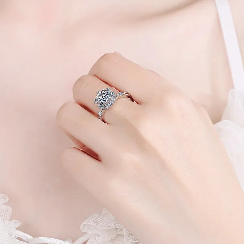 Romantic Engagement 18K White Gold Flower Wedding Band 0.5/1CT Moissanite Diamond Women PT950 Platinum Girlfriend Birthday Gift