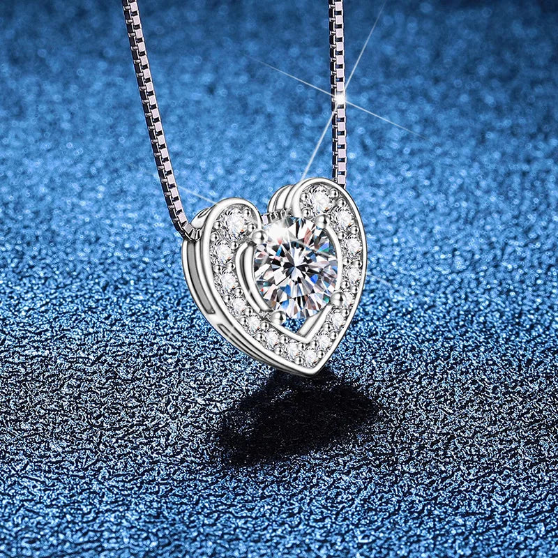 love necklace pt950 Platinum 1 carat moissanite necklace with Valentine's Day gift