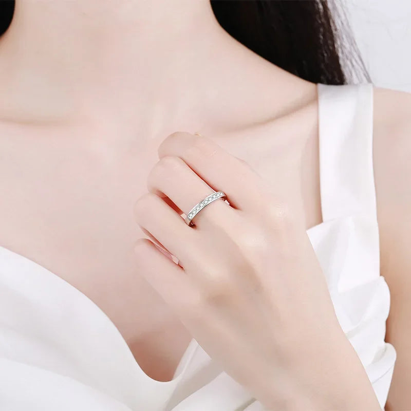 Fine Jewelry Womens Luxury PT950 Platinum Moissanite VVS1 D Color Arrange Diamond 0.27CT Round Sparkling Simple Ring for Female