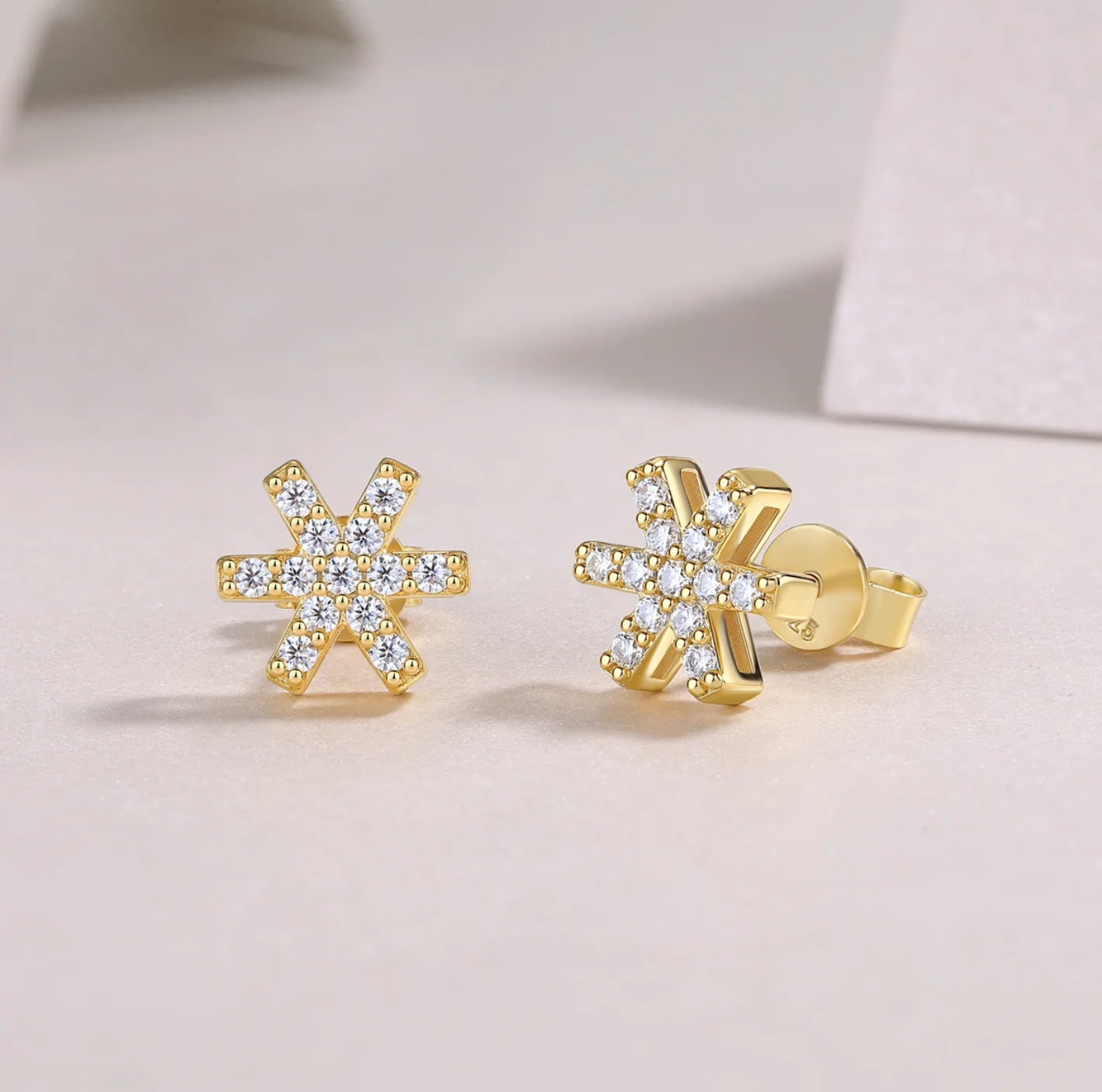 925 Sterling Silver 18K Gold Plated Stud Earrings 1.5mm Sparkling Moissanite Earrings for Women Piercing Jewelry Gift