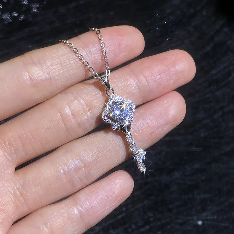 White gold PT950 moissanite diamond necklace Korean crown key fashion collarbone chain