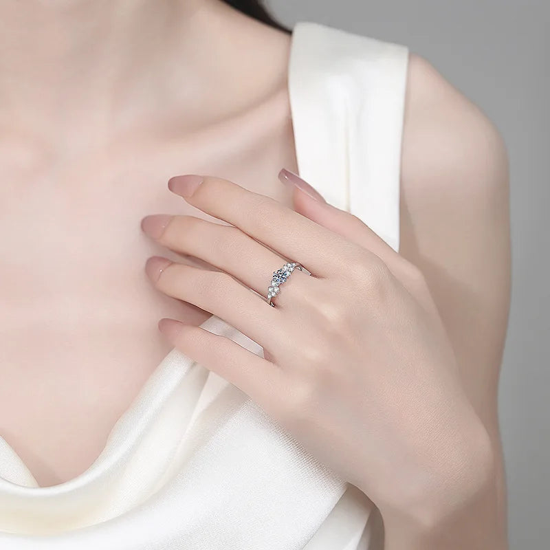 Women Engagement 18K White Gold Wedding Band 0.5CT VVS D Color Moissanite Diamond Family Christmas PT950 Birthday Gift Rings