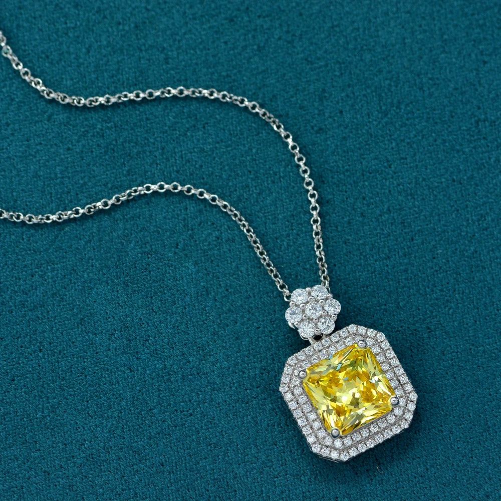 Luxury Pendant Necklace Moissanite