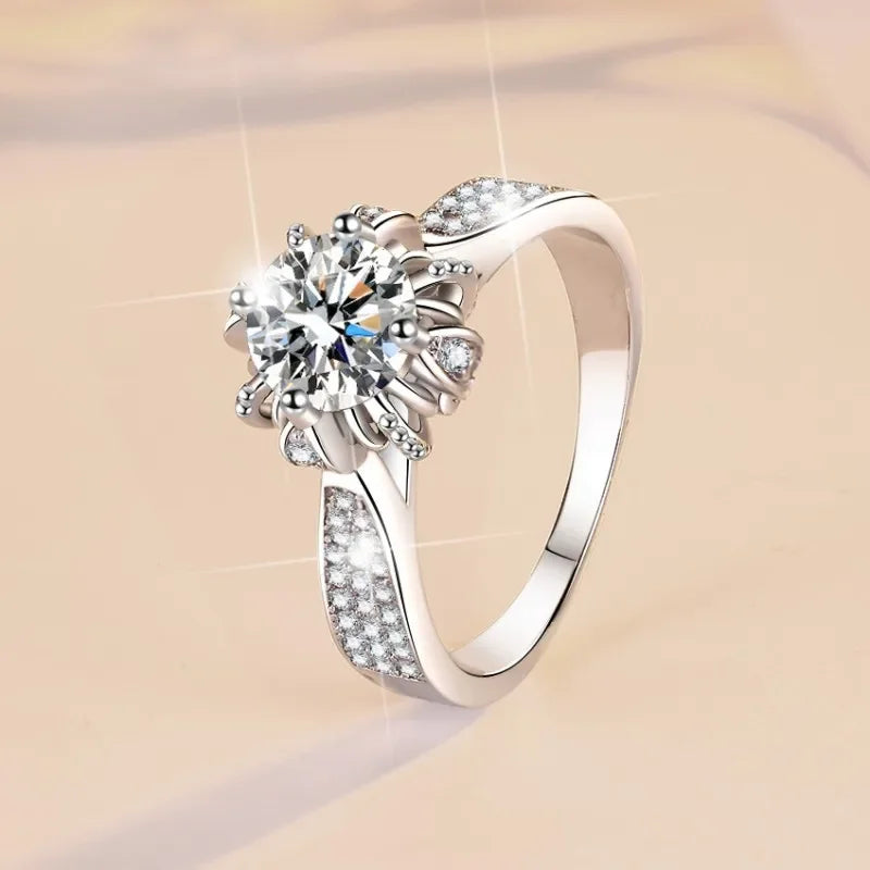 925 Sterling Silver Woman Ring 1 Carat Moissanite Wedding Jewelry Four-claw Flower Shape Group Diamond