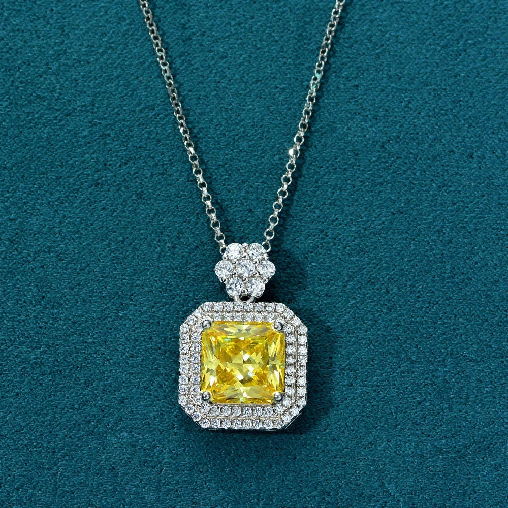 Luxury Pendant Necklace Moissanite