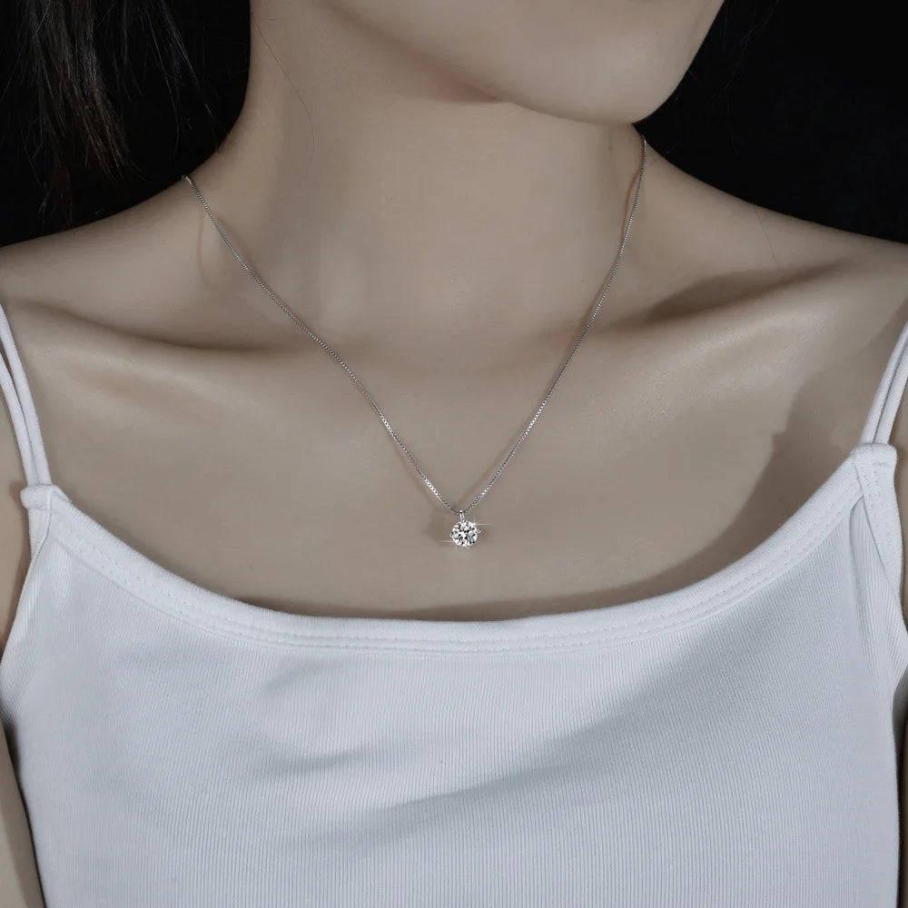 Premium GRA Moissanite Pendant Necklace for Women Classic Four-Prong Setting Carat Fashion Korean Collarbone Chain Short Section