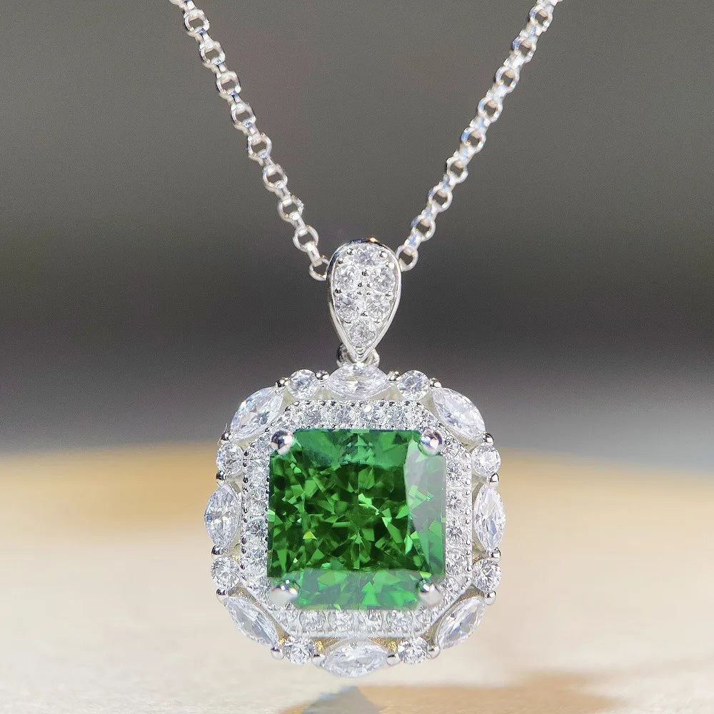 Sparkling Pendant Necklace Moissanite