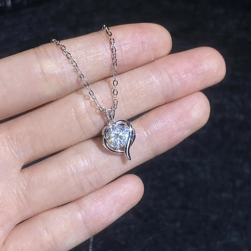 Heart Moissanite Necklace Valentine's Platinum Collarbone Chain Light Luxury Gift for Her PT950 1Ct
