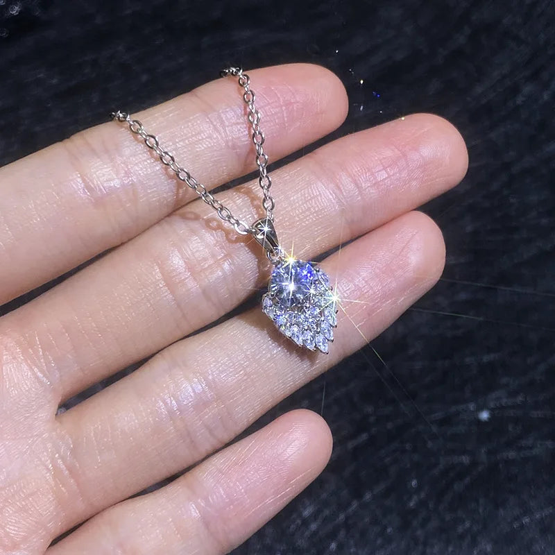 Fashion Light Luxury PT950 Platinum Moissanite Diamond Necklace Super Sparkle Teardrop Design Pendant 1 Carat Moissanite White Gold