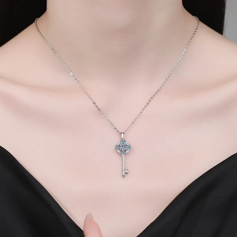 Necklace Korean Fashion Collarbone Chain PT950 Sunflower Key Moissanite Platinum Jewelry