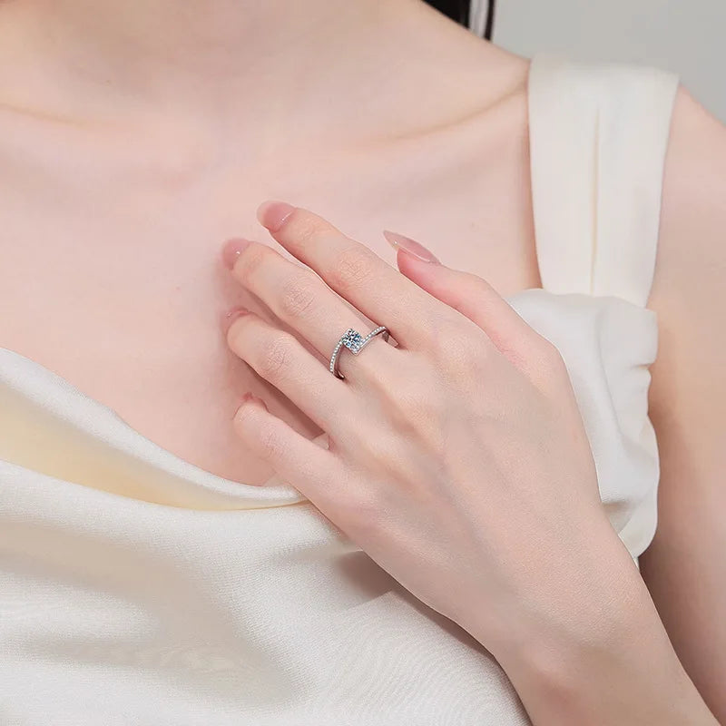 Lover Valentine's Day 18K White Gold Girl Birthday Gift Offset Rings 0.5CT Moissanite Diamond PT950 Platinum Women Wedding Band