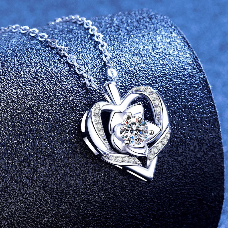 PT950 Rose Heart Moissanite Necklace Valentine's Platinum Collarbone Chain  Trending Light Luxury Gift