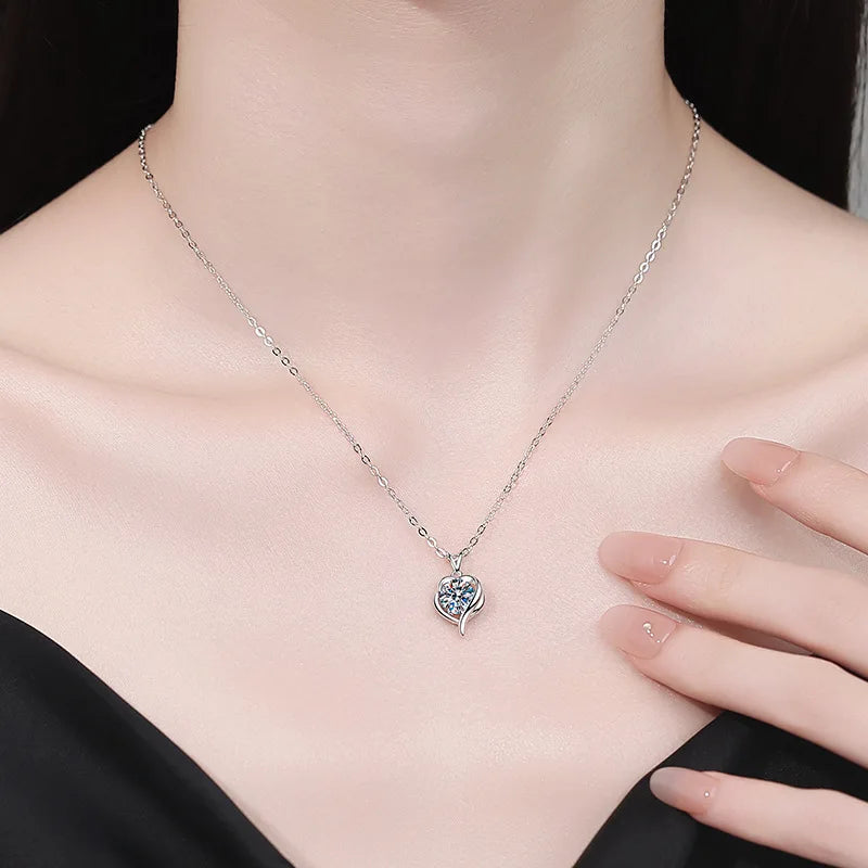 Heart Moissanite Necklace Valentine's Platinum Collarbone Chain Light Luxury Gift for Her PT950 1Ct