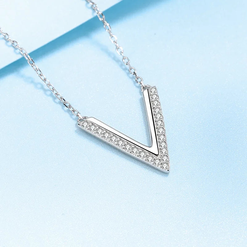 Daughter Birthday Gift 18K White Gold Victory Thanksgiving Necklaces 0.19CT Moissanite Diamond PT950 Platinum Christmas Women