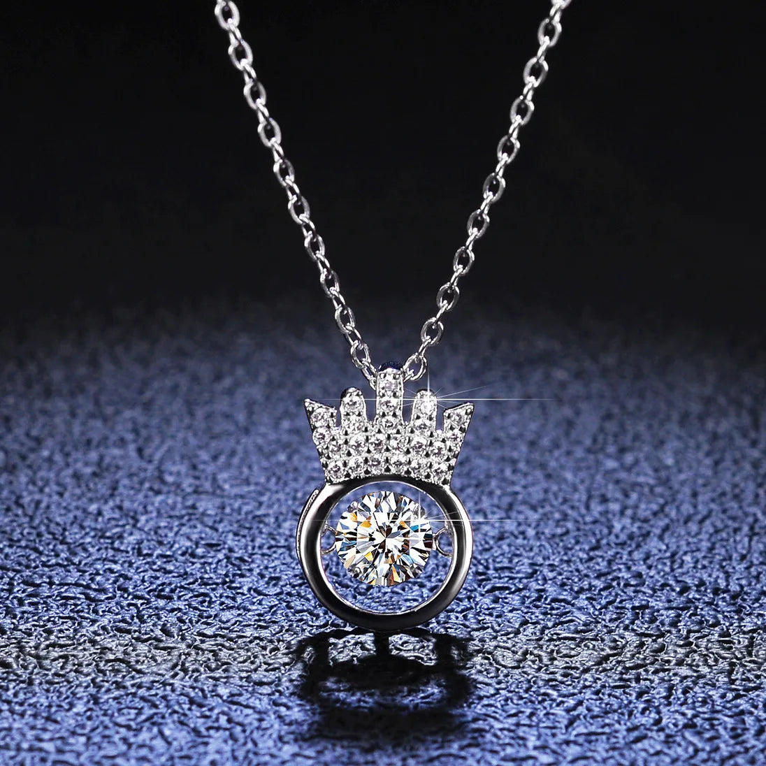 Platinum Pt950 Pendant 0.5 Carat Moissanite Diamond Smart Necklace for Women Crown Beating Heart Clavicle Chain Fine Jewelry