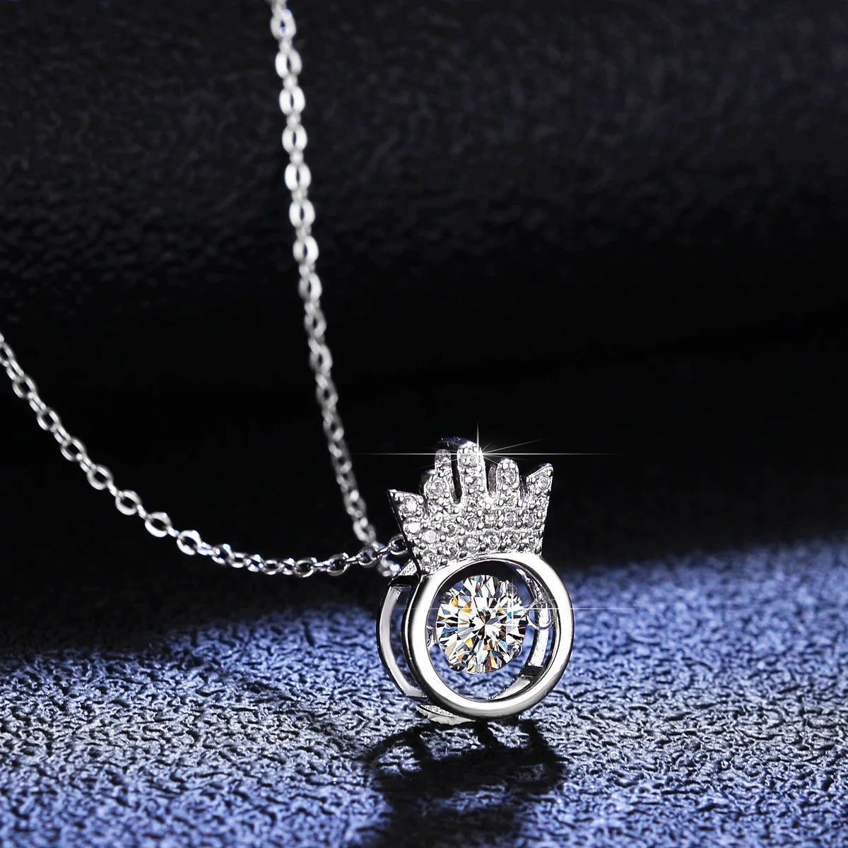 Platinum Pt950 Pendant 0.5 Carat Moissanite Diamond Smart Necklace for Women Crown Beating Heart Clavicle Chain Fine Jewelry