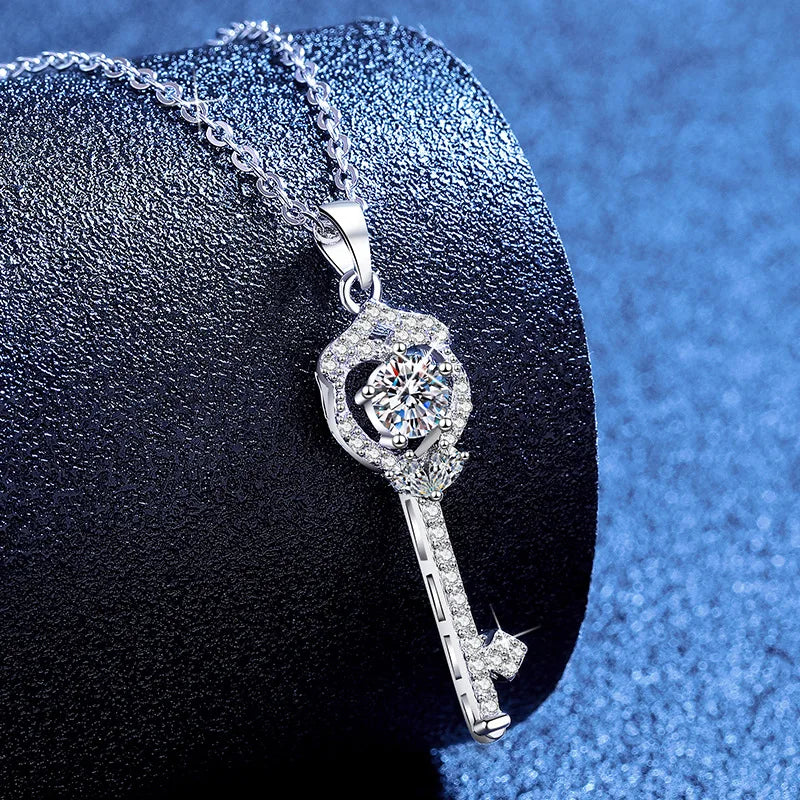 PT950 platinum moissanite diamond necklace female Korean white gold moissanite key fashion collarbone chain