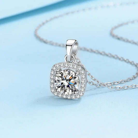 PT950 Platinum Moissanite Pendant Necklace