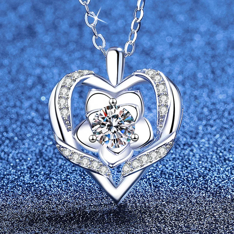PT950 Rose Heart Moissanite Necklace Valentine's Platinum Collarbone Chain  Trending Light Luxury Gift