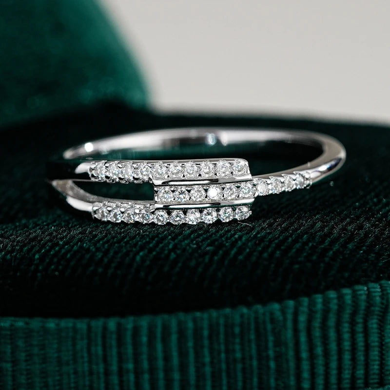 Girl Valentine's Day 18K White Gold Birthday Gift Rings 0.7CT Moissanite Diamond Women Wedding Band PT950 New Year Gift Party