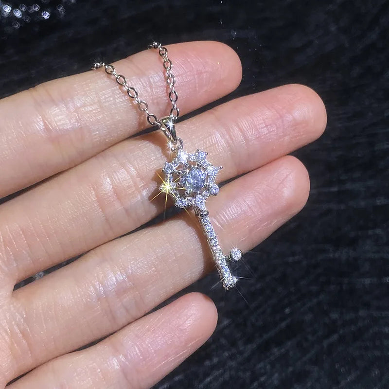 PT950 1Ct Moissanite Key Necklace Octagonal Platinum Pendant Women's Light Luxury Jewelry Hypoallergenic Necklace Gift