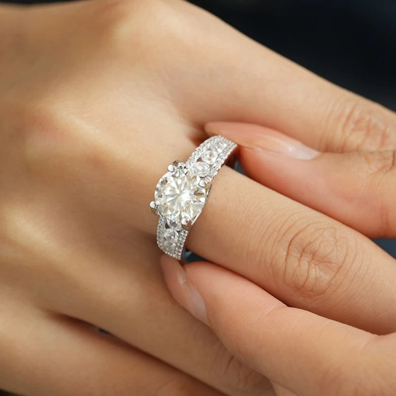 Women Engagement 18K White Gold Wedding Band 3CT VVS D Color Moissanite Diamond Girl Friend Birthday PT950 Family New Year Gift