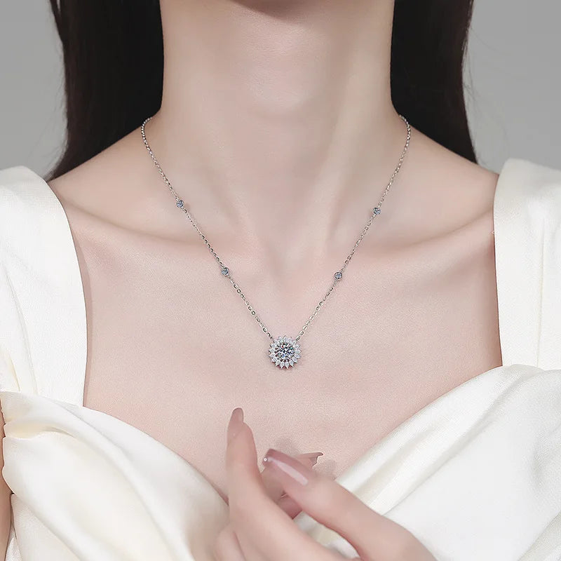 Lover Valentine's Day 18K White Gold Girl Birthday Gift 1CT Moissanite Diamond Women Wedding PT950 Platinum Sunflower Necklaces