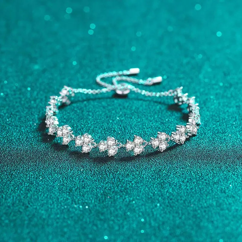 4.2ct Moissanite Clover Bracelet