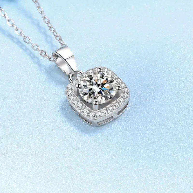 Valentine's Day 18K White Gold Necklaces Women Wedding Jewelry 1CT Moissanite Diamond Pendant PT950 Platinum Girl Birthday Gift