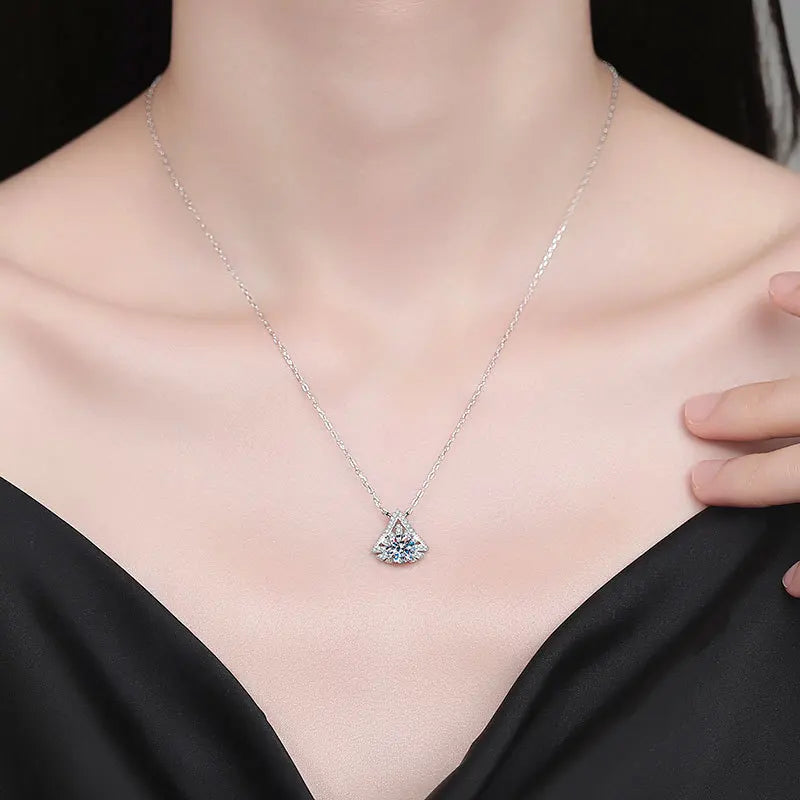 moissanite pendant PT950 platinum snowflake Christmas tree light luxury high sense 1 carat moissanite diamond white gold necklac