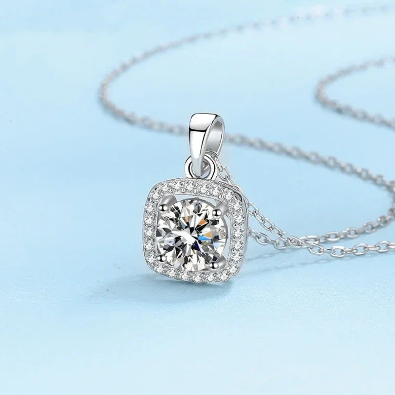 Valentine's Day 18K White Gold Necklaces Women Wedding Jewelry 1CT Moissanite Diamond Pendant PT950 Platinum Girl Birthday Gift