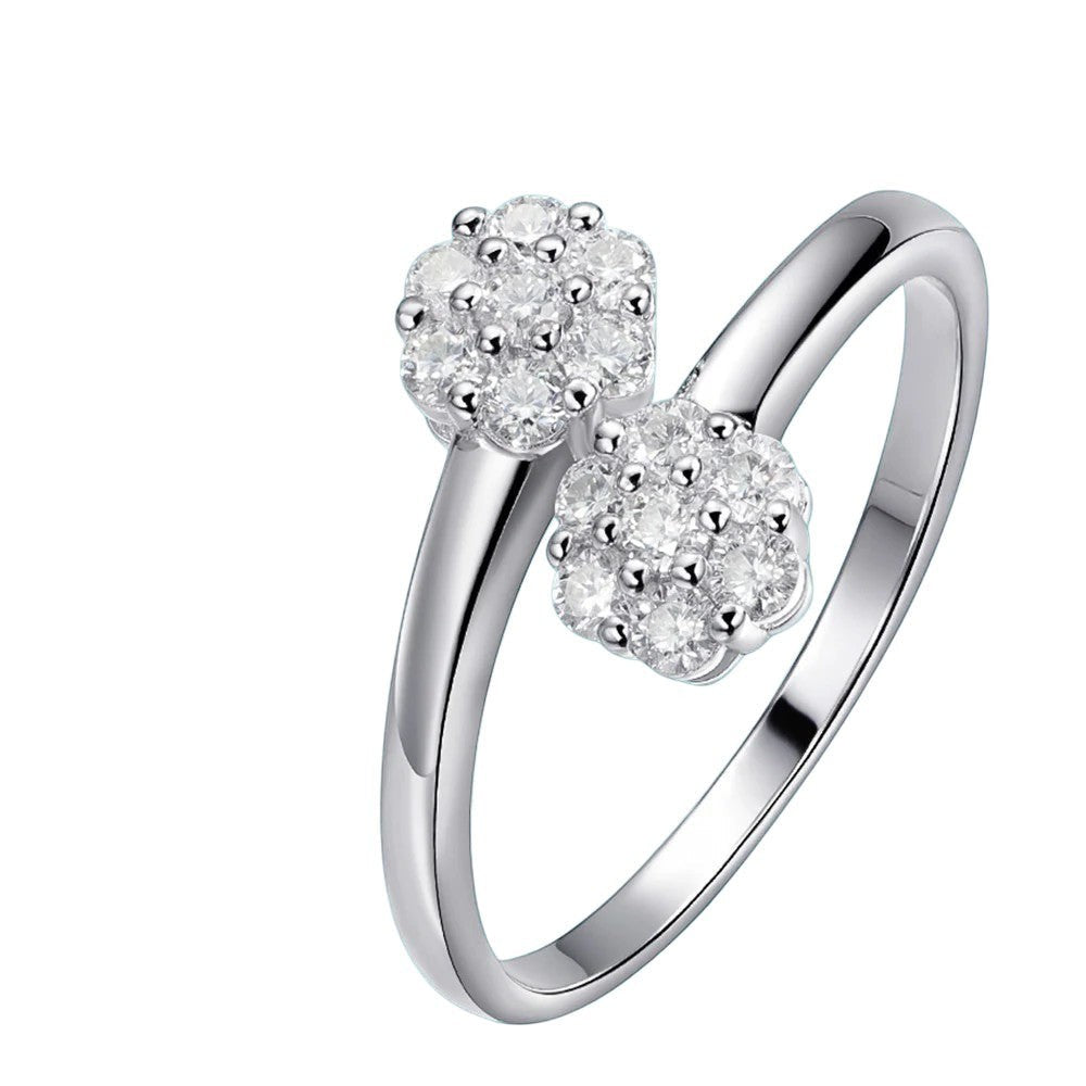 Bee-Bee's 2.5mm flower moissanite wedding ring in 925 silver with 18k gold plating. Features D VVS1 stones and GRA certification.