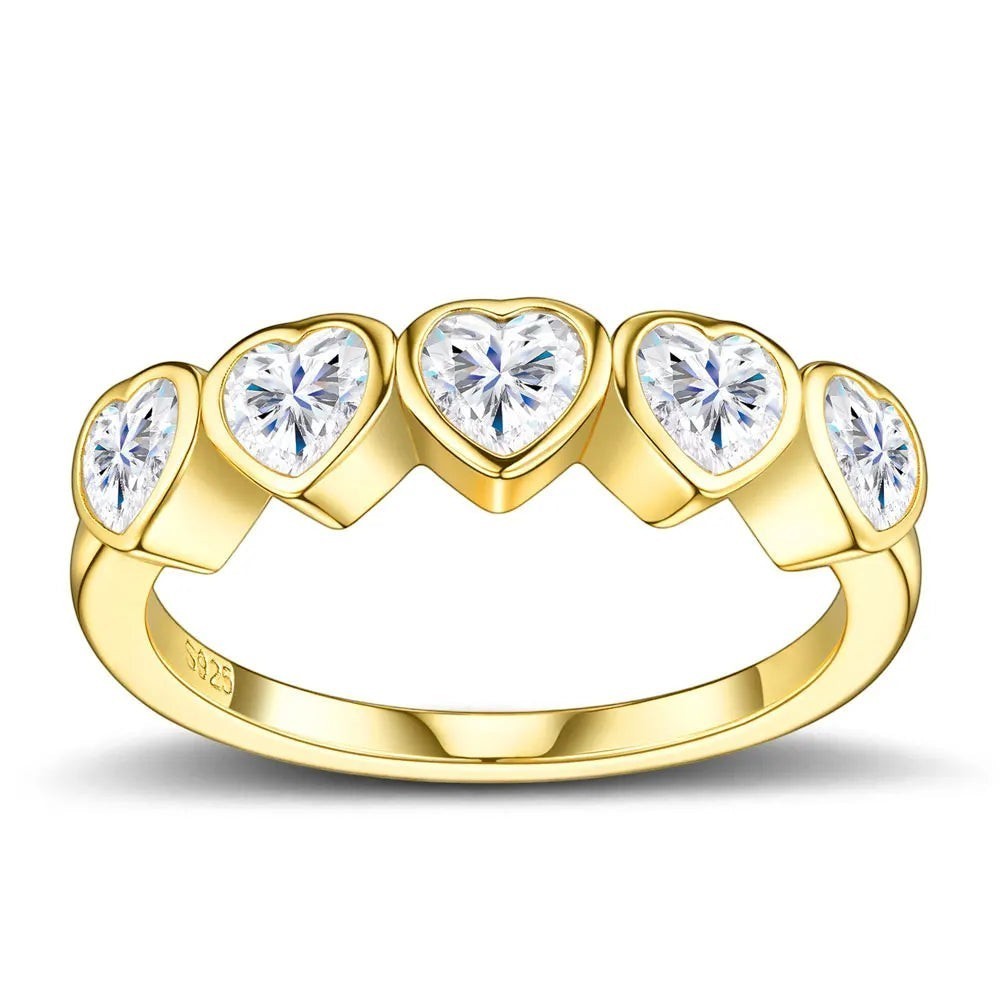Bee-Bees heart-cut moissanite anniversary band in gold-plated 925 sterling silver with five sparkling stones.