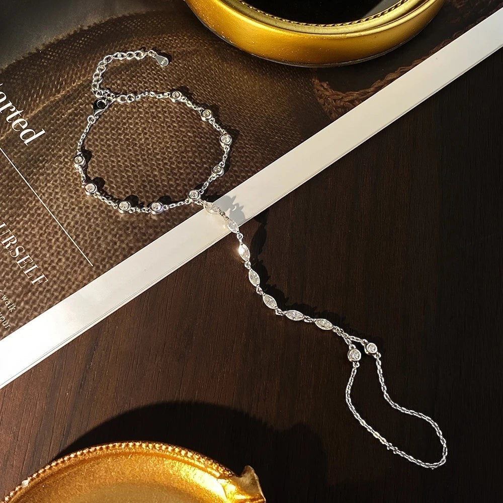 Bee-Bees 3.2ct Moissanite bubble bracelet with adjustable S925 silver chain and 18k gold plating.