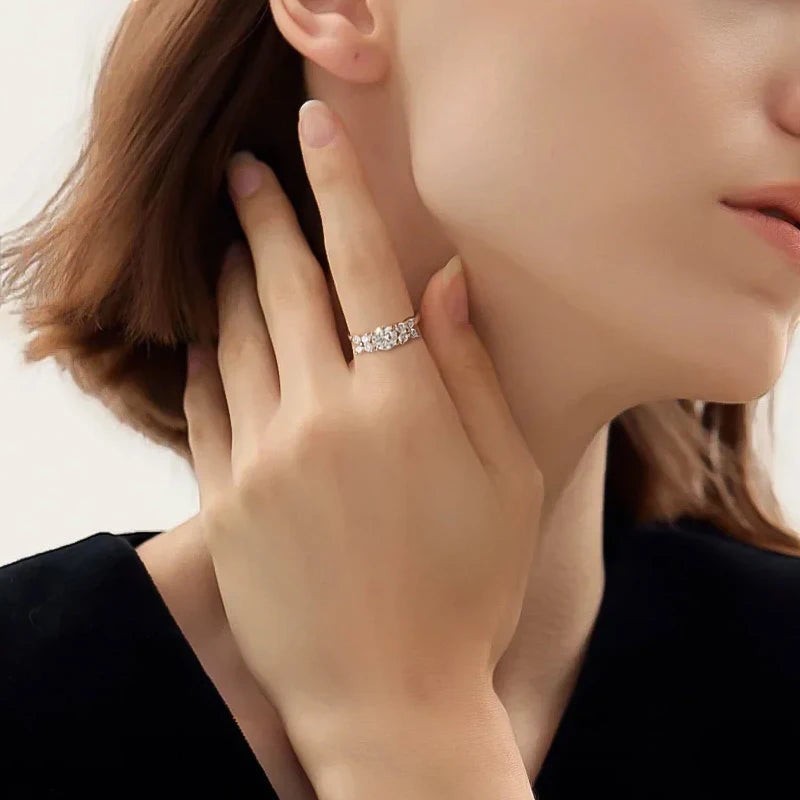 Bee-Bees 1ct D VVS1 Moissanite engagement ring in 18k white gold plated 925 silver.